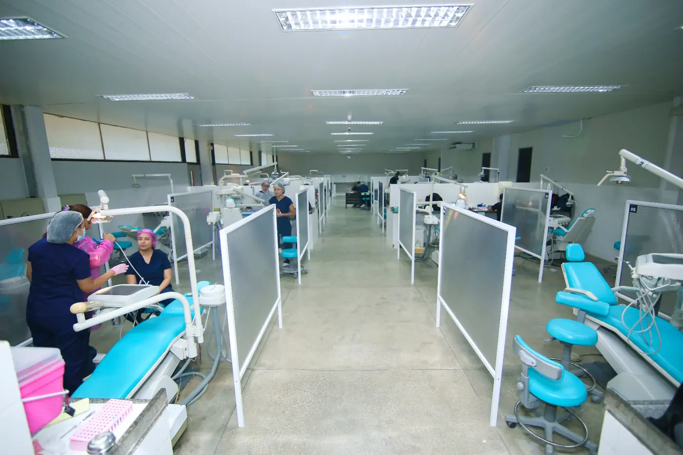 Clínica odontológica com boxes individuais